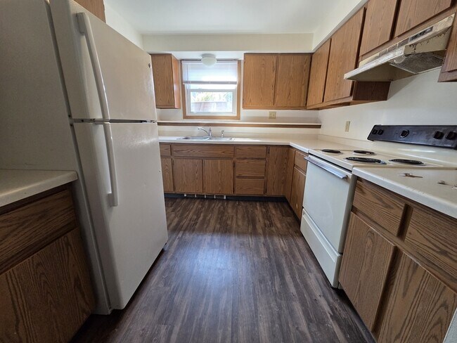 Building Photo - 324 Joseph St