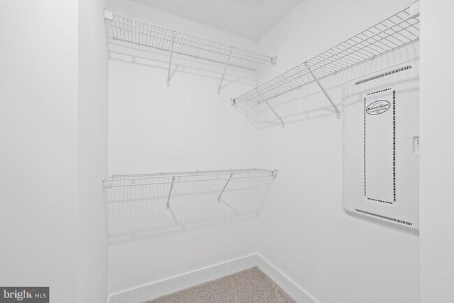 Building Photo - 9117 Crk Btm Ln