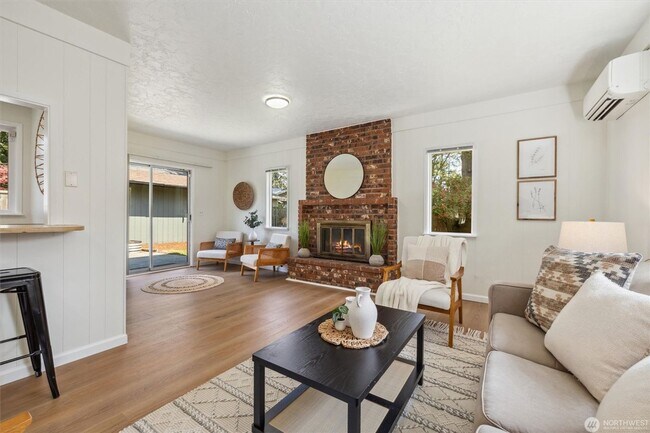 Building Photo - 4Bd/1.75Ba Seattle House