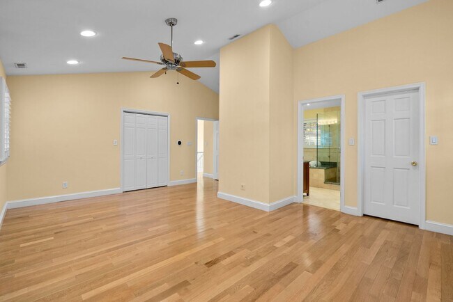 Building Photo - 3 Bed 3 Bath - Kensington Craftsman - Move In Ready