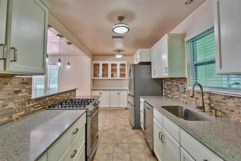 Building Photo - 3135 NW 68th Ave