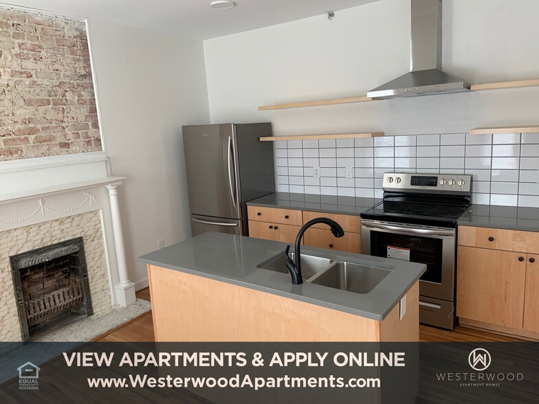 Building Photo - 214 N Cedar St