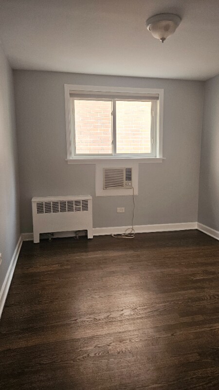 Building Photo - 4044 N California Ave