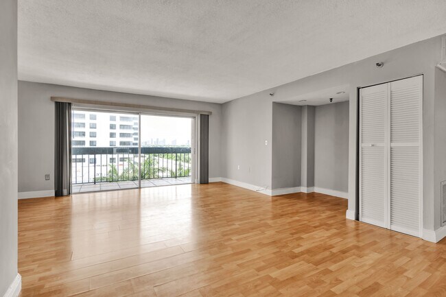 Building Photo - 1345 West Ave