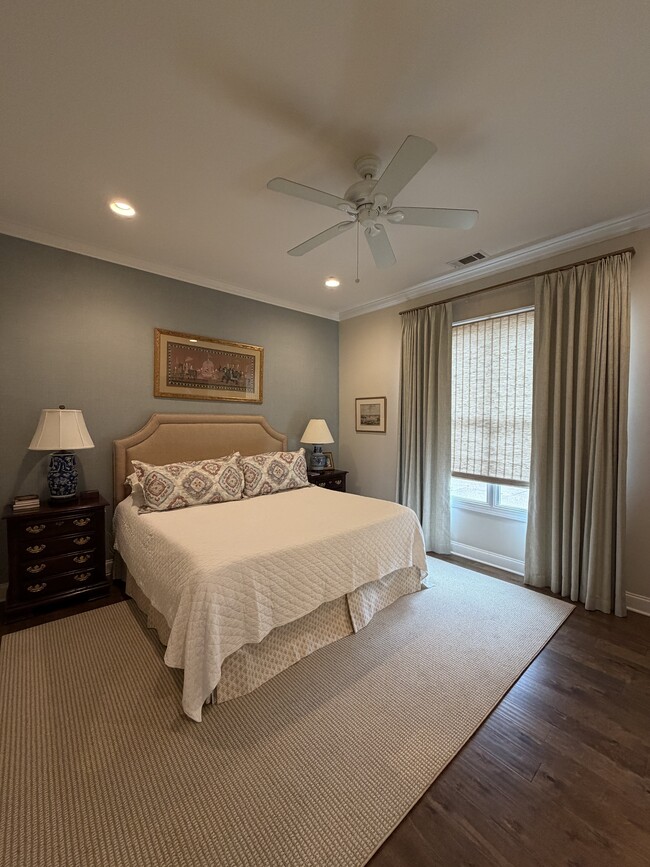 Building Photo - 424 Northpointe Lake Dr