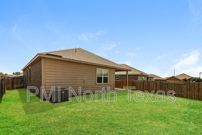 Building Photo - 330 Lavaca Dr