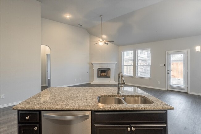 Building Photo - 1017 Lake Cypress Ln