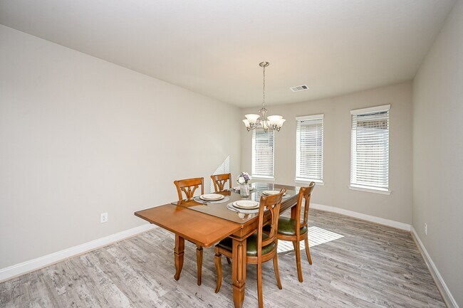 Building Photo - 11210 Victoria Hollow Trace