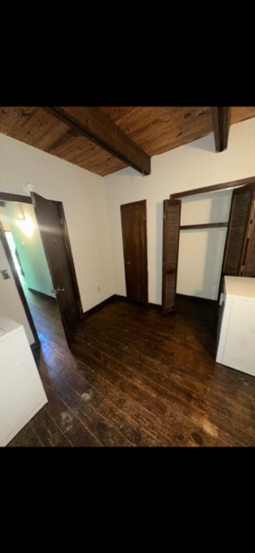 Building Photo - 400 Lindsay Rd