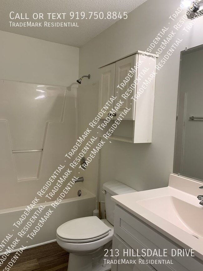 Building Photo - 213 Hillsdale Dr