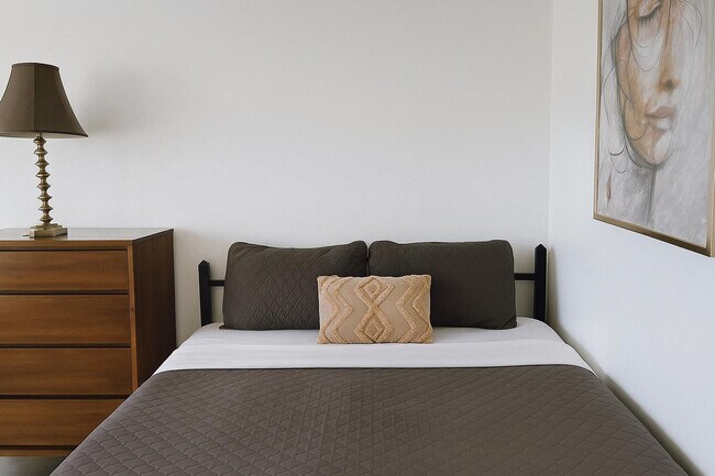 Building Photo - 607 E Euclid St