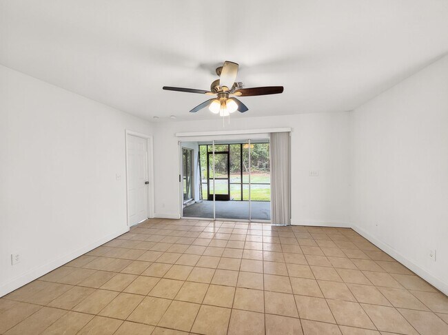 Building Photo - Annual rental offering privacy and space on 1.14 acres in Naples!