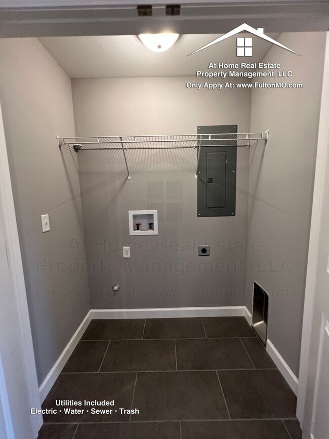 Building Photo - 301 E St Eunice Rd