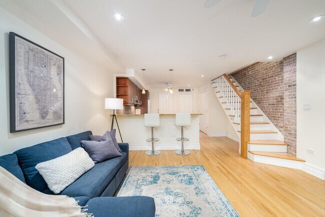 Primary Photo - 1204 Bloomfield St