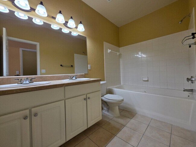 Building Photo - FOR RENT, 2 bedroom 2.5 bathroom townhouse