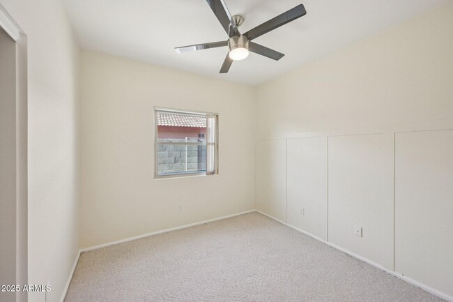 Building Photo - 15649 W Magnolia St