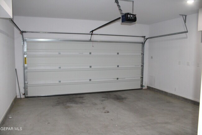 Building Photo - 15220 Ambition Ave