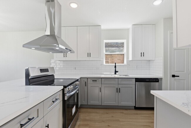 Building Photo - 7310 Sonnet Glen Ln