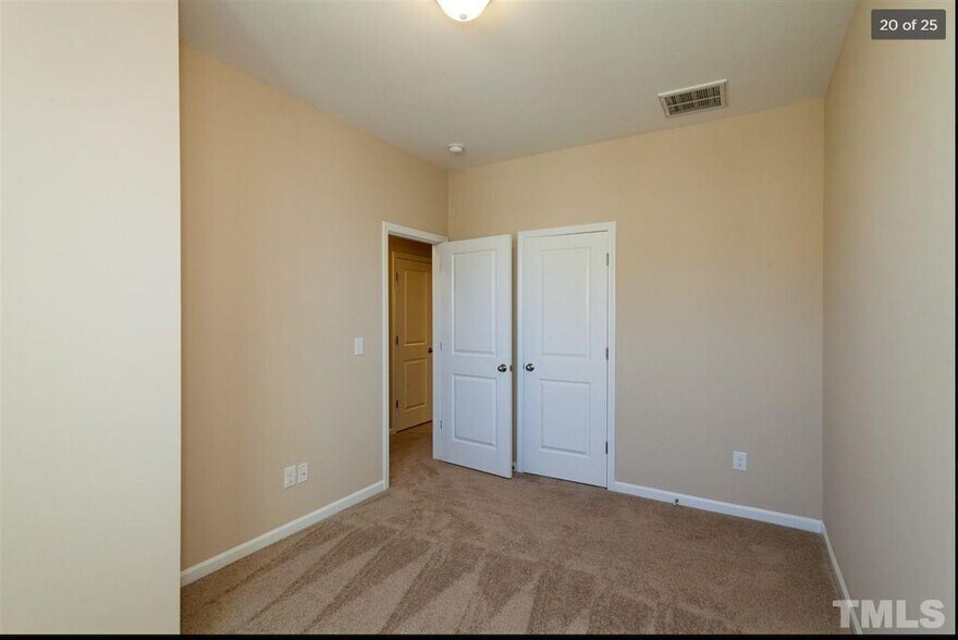 Building Photo - 130 Rubrum Dr