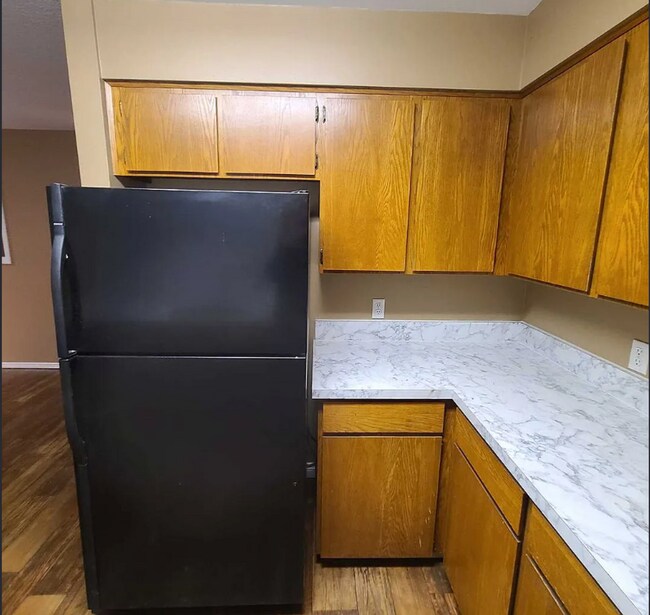 Building Photo - New Carpet! Fresh Paint - Well-maintained home in established neighborhood