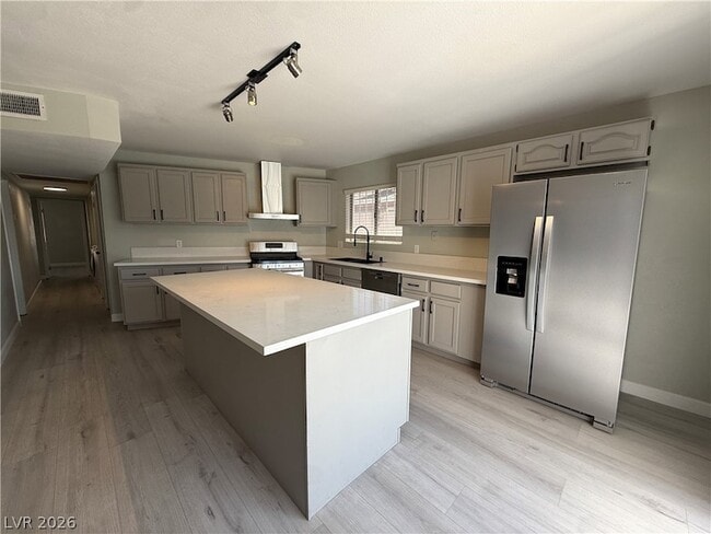 Building Photo - 6489 Bugbee Ave