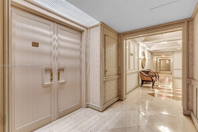 Building Photo - 20281 E Country Club Dr