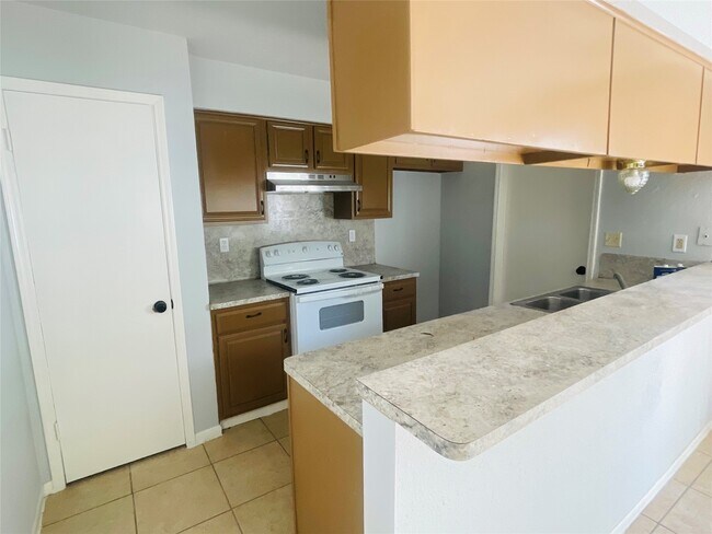 Building Photo - 12223 W Village Dr