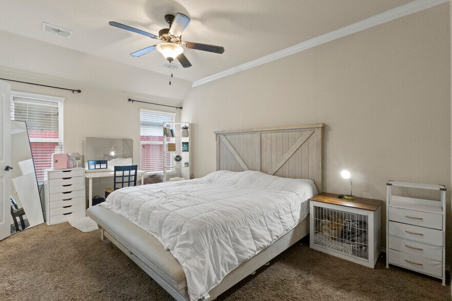 Building Photo - 617 Wounded Knee Dr