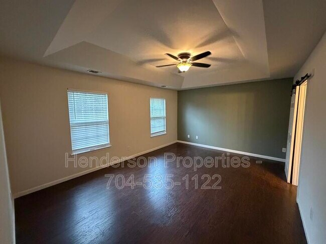 Building Photo - 2121 Ballingarry Dr