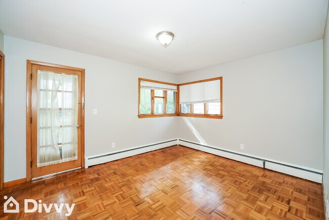 Building Photo - 150 E 272nd St