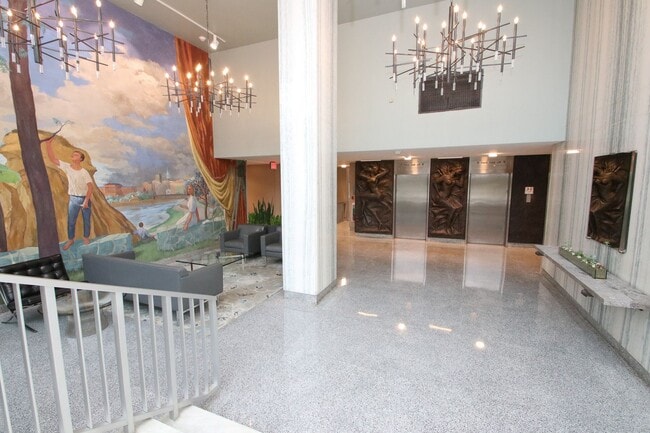 Building Photo - Luxury 1 Bedroom with Balcony, Pool & City Views – Hopkinson House