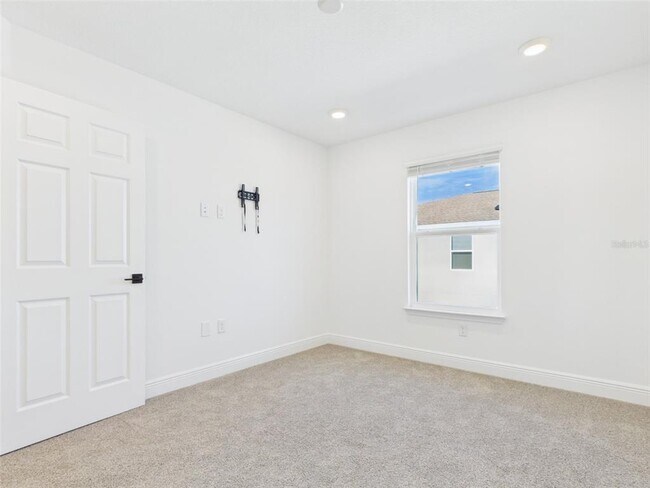 Building Photo - 5611 SW 72nd Ct