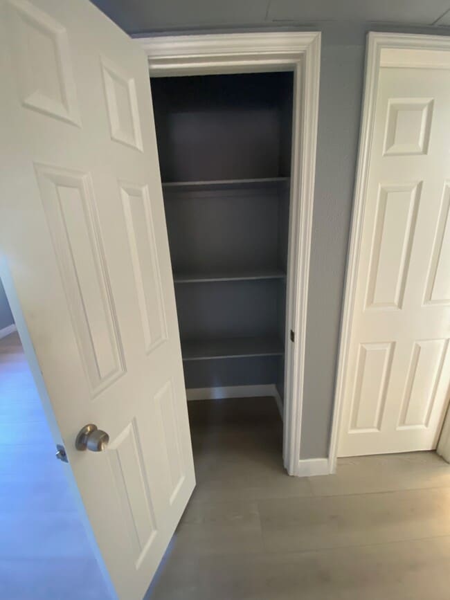 Building Photo - 5141 River Glen Dr