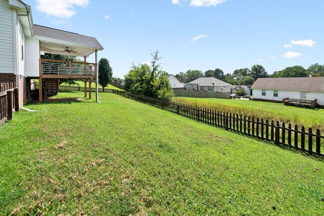 Building Photo - Beautiful home in Twin Rivers Subdivision Waiting for You to Call Home!