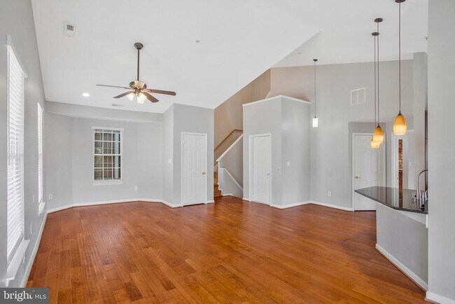 Building Photo - 502 Mathias Hammond Way