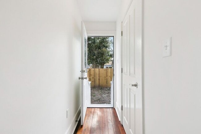 Building Photo - 2318 St Andrew St