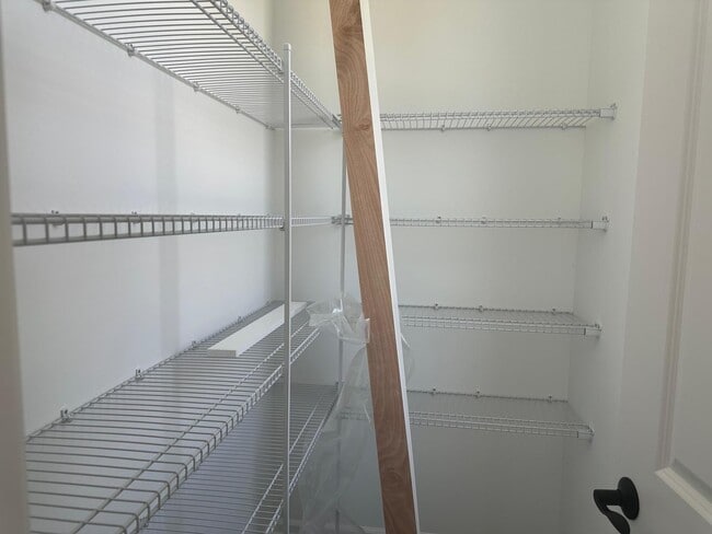 Building Photo - 1526 Albany St