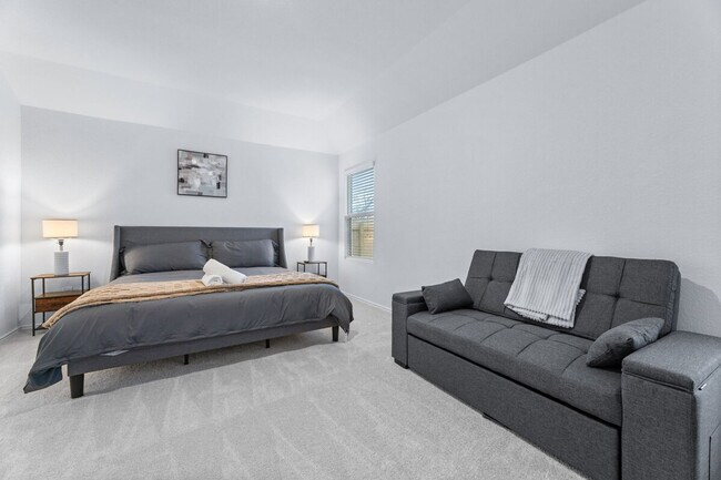 Building Photo - 591 Sormonne Lp