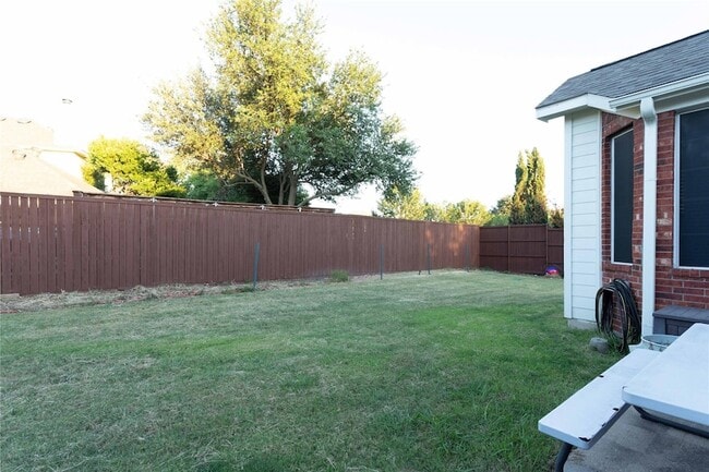 Building Photo - 136 Merideth Dr