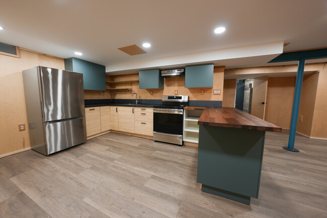 Kitchen with all new appliances - 2507 3rd St NE