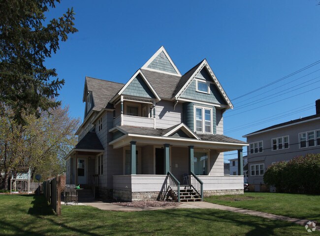 Building Photo - 516 W Grand Ave