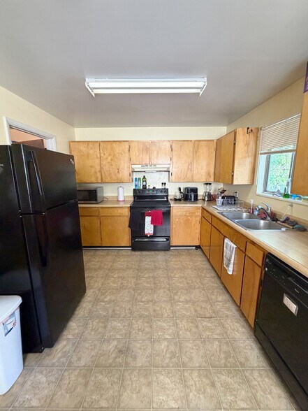 Building Photo - 893 W 2000 N