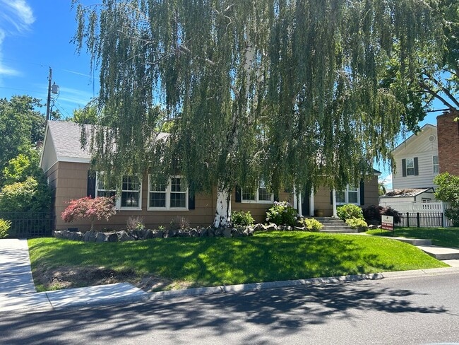 Building Photo - NEW LISTING In Desirable N. Richland Neighborhood; Walking Distance to Columbia River/Walking Path