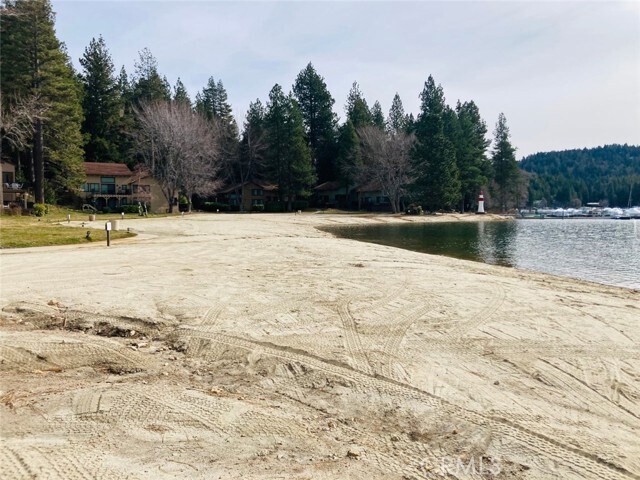 Building Photo - 27657 Peninsula Dr