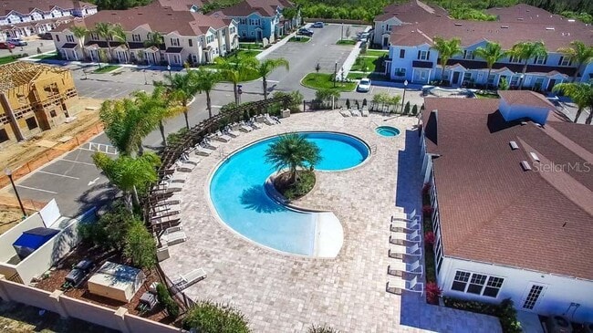 Building Photo - 8928 Shine Dr