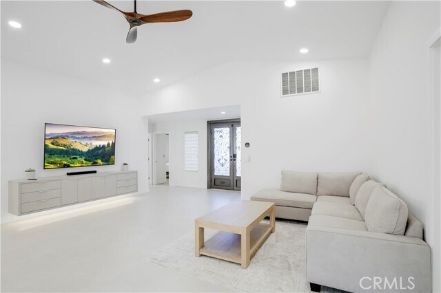 Building Photo - 68135 Tachevah Dr