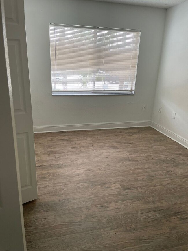 Building Photo - Two bedroom Two bath Condo