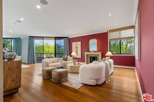 Building Photo - 300 N Swall Dr