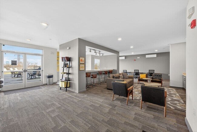 Building Photo - 400 Herron Dr