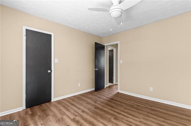 Building Photo - 392 Northdale Ct